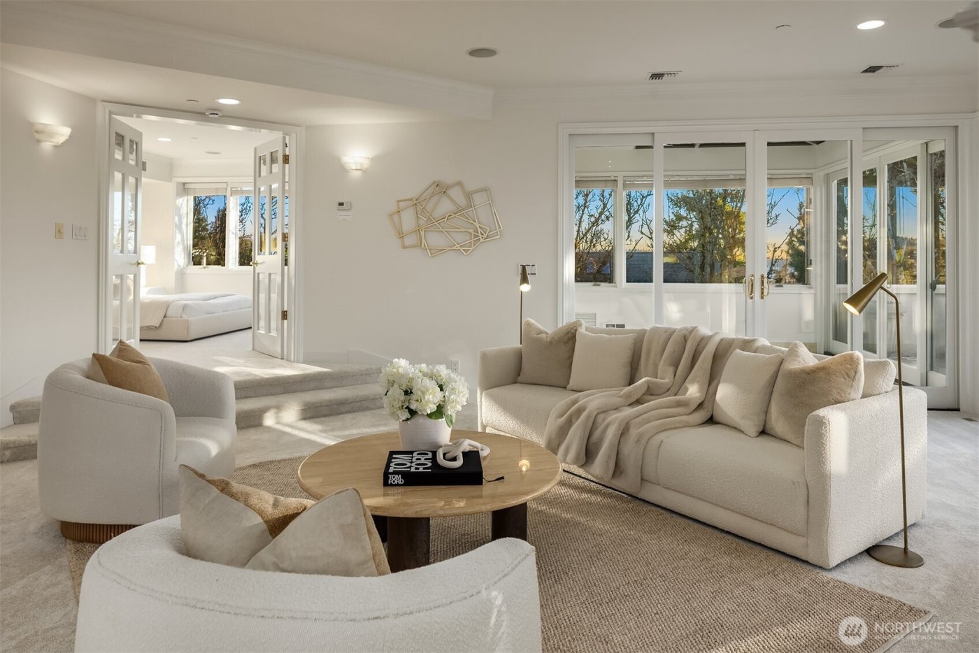 7 10th Avenue , Kirkland, WA 98033