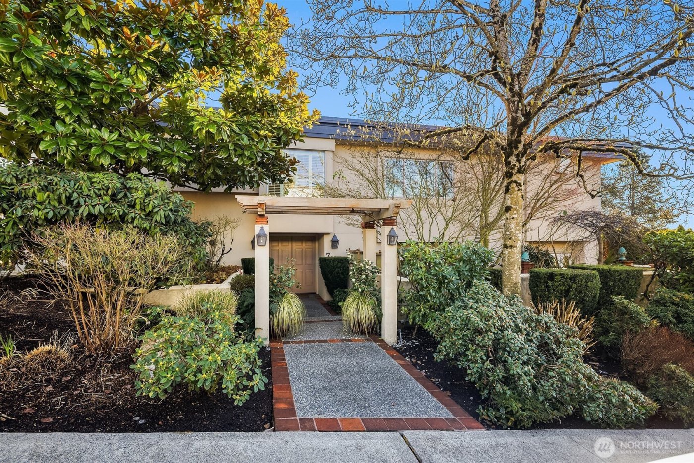 7 10th Avenue , Kirkland, WA 98033
