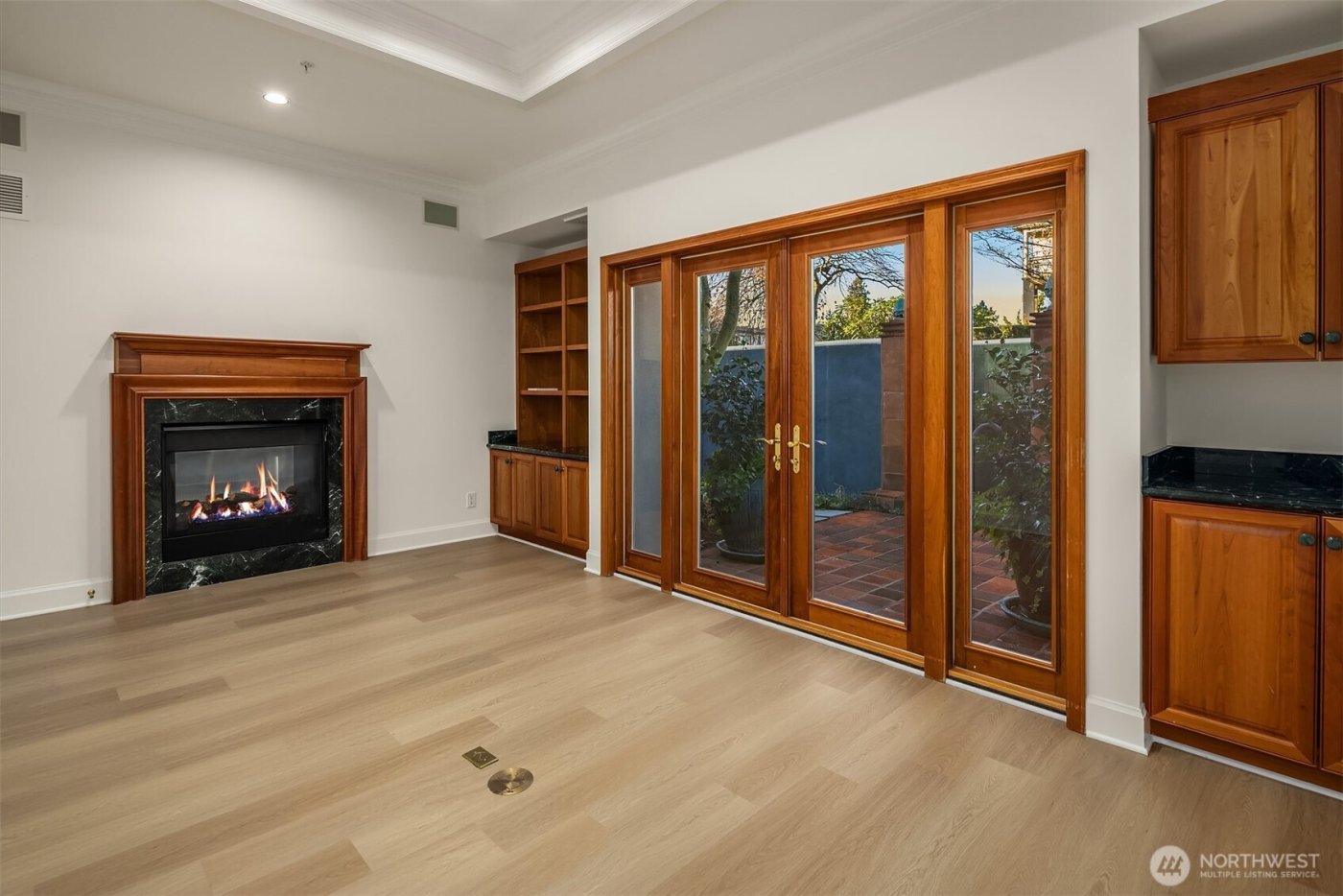 7 10th Avenue , Kirkland, WA 98033