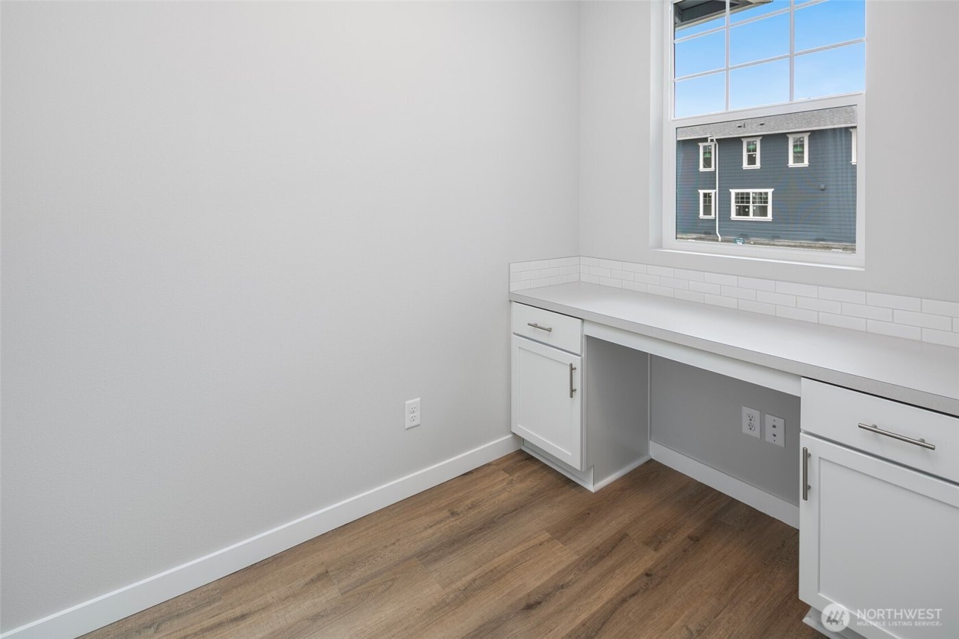 592 SW 97th Street #2, Seattle, WA 98106