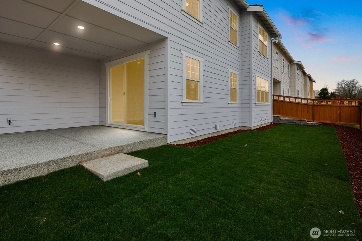 592 SW 97th Street #2, Seattle, WA 98106