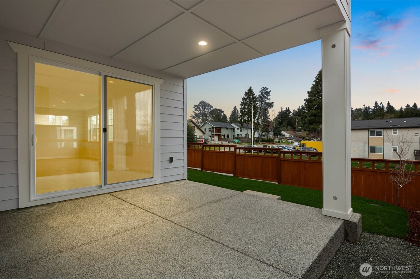 592 SW 97th Street #2, Seattle, WA 98106