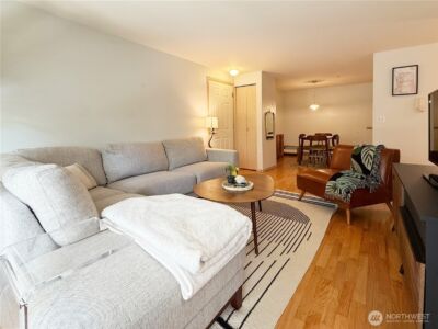 12050 15th Avenue NE #301, Seattle, WA 98125 - Photo 4