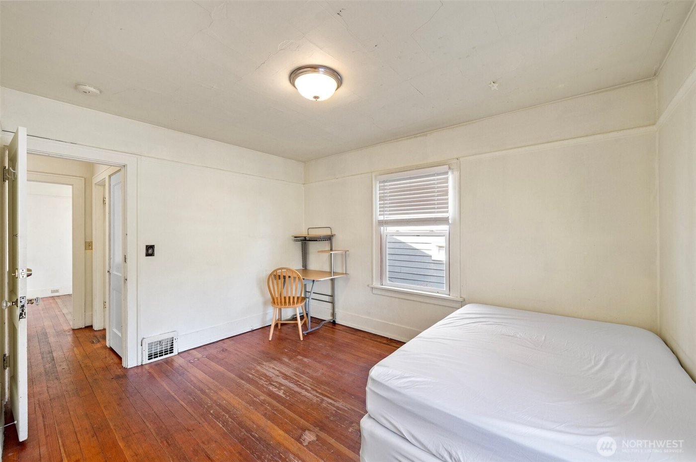 5016 7th Ave Ne , Seattle, WA 98105