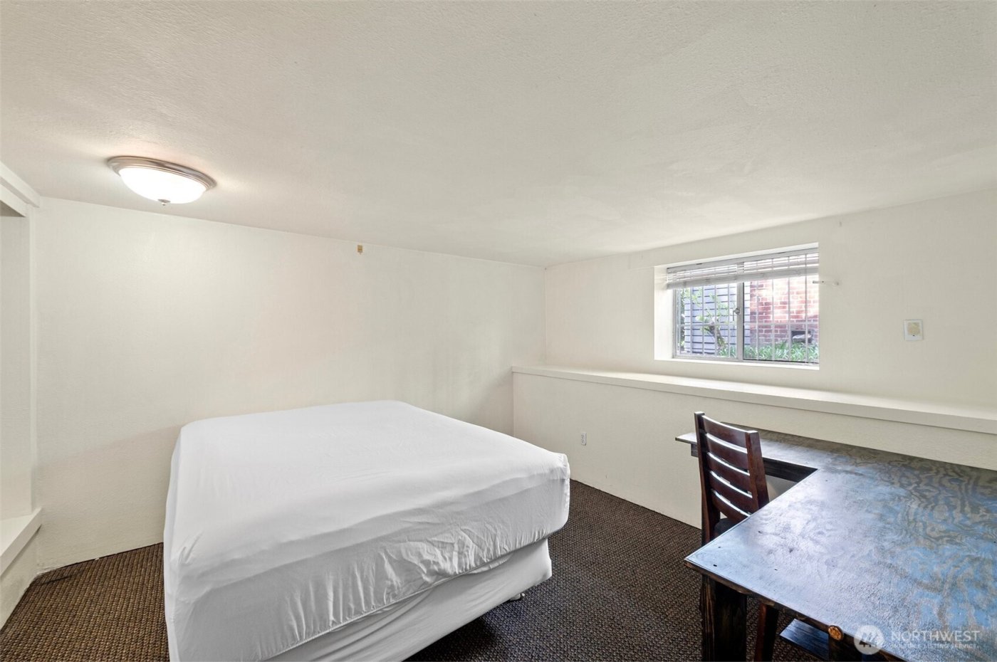 5016 7th Ave Ne , Seattle, WA 98105