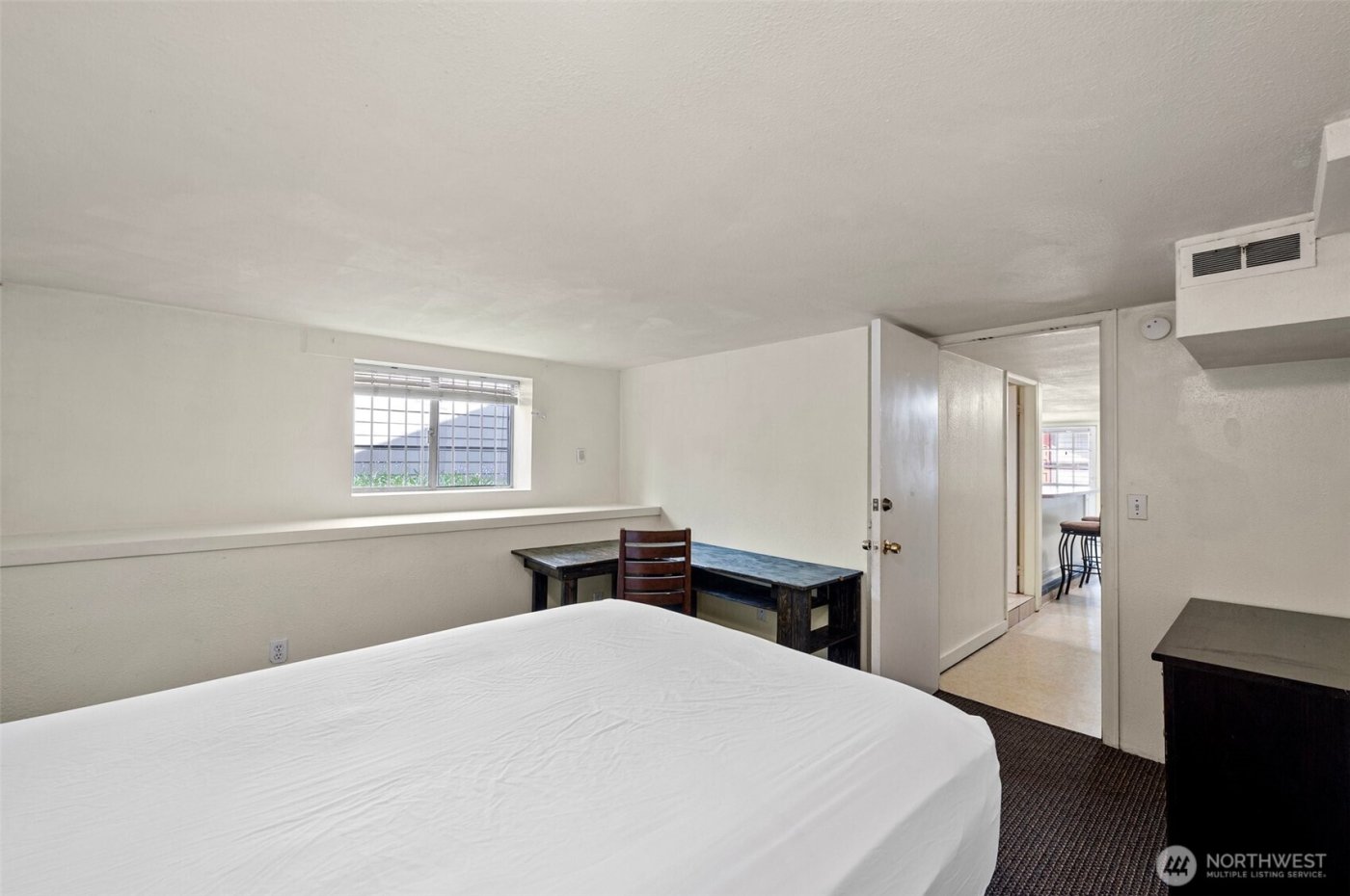 5016 7th Ave Ne , Seattle, WA 98105