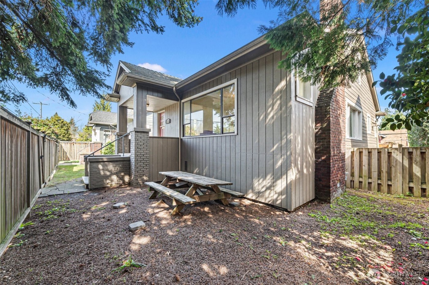 5016 7th Ave Ne , Seattle, WA 98105