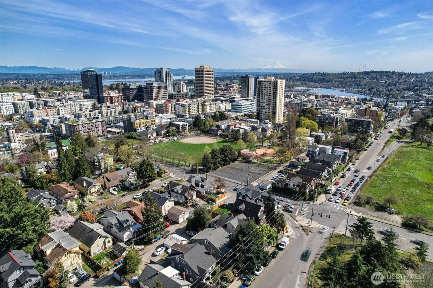 5016 7th Ave Ne , Seattle, WA 98105