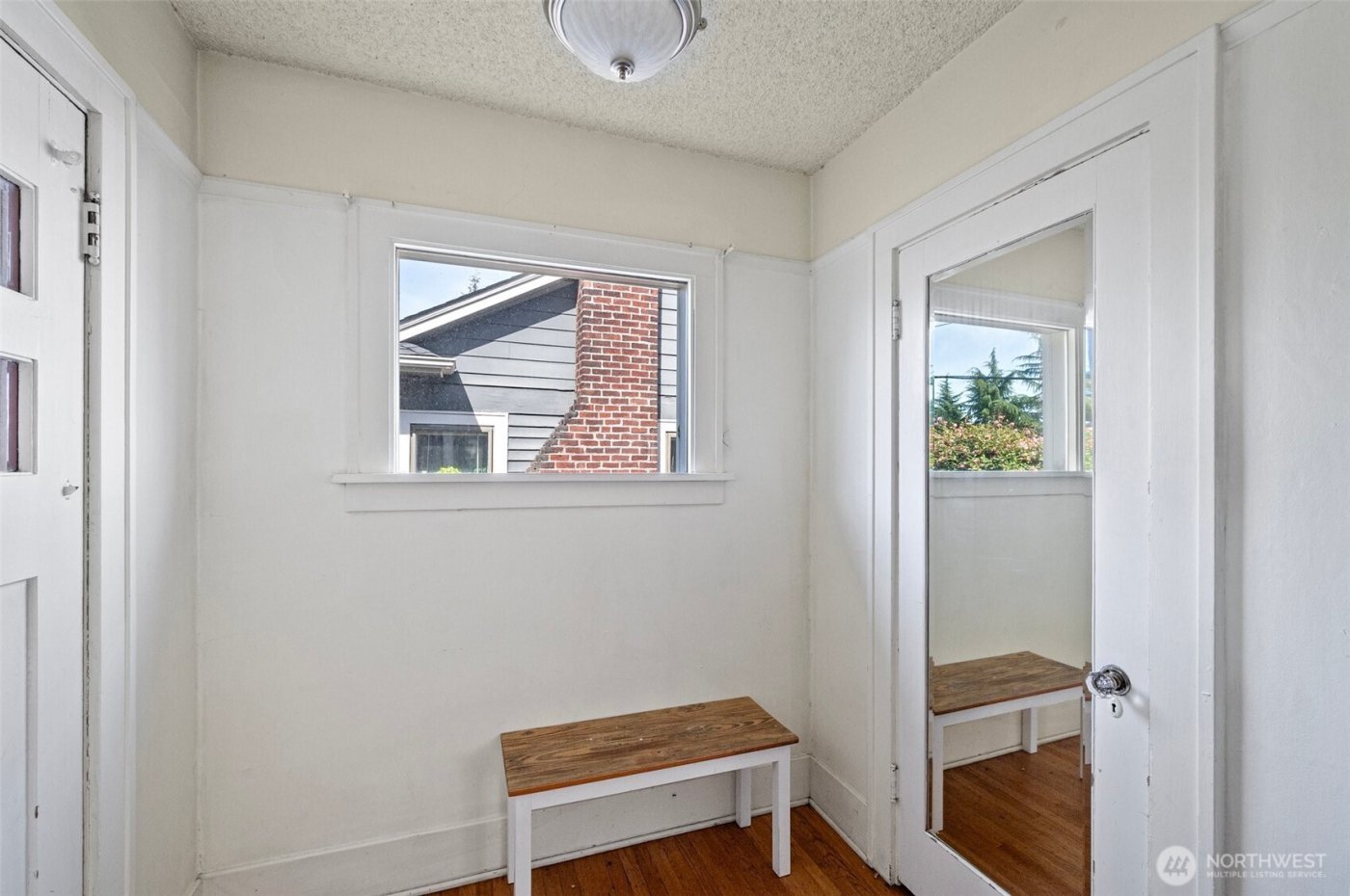 5016 7th Ave Ne , Seattle, WA 98105