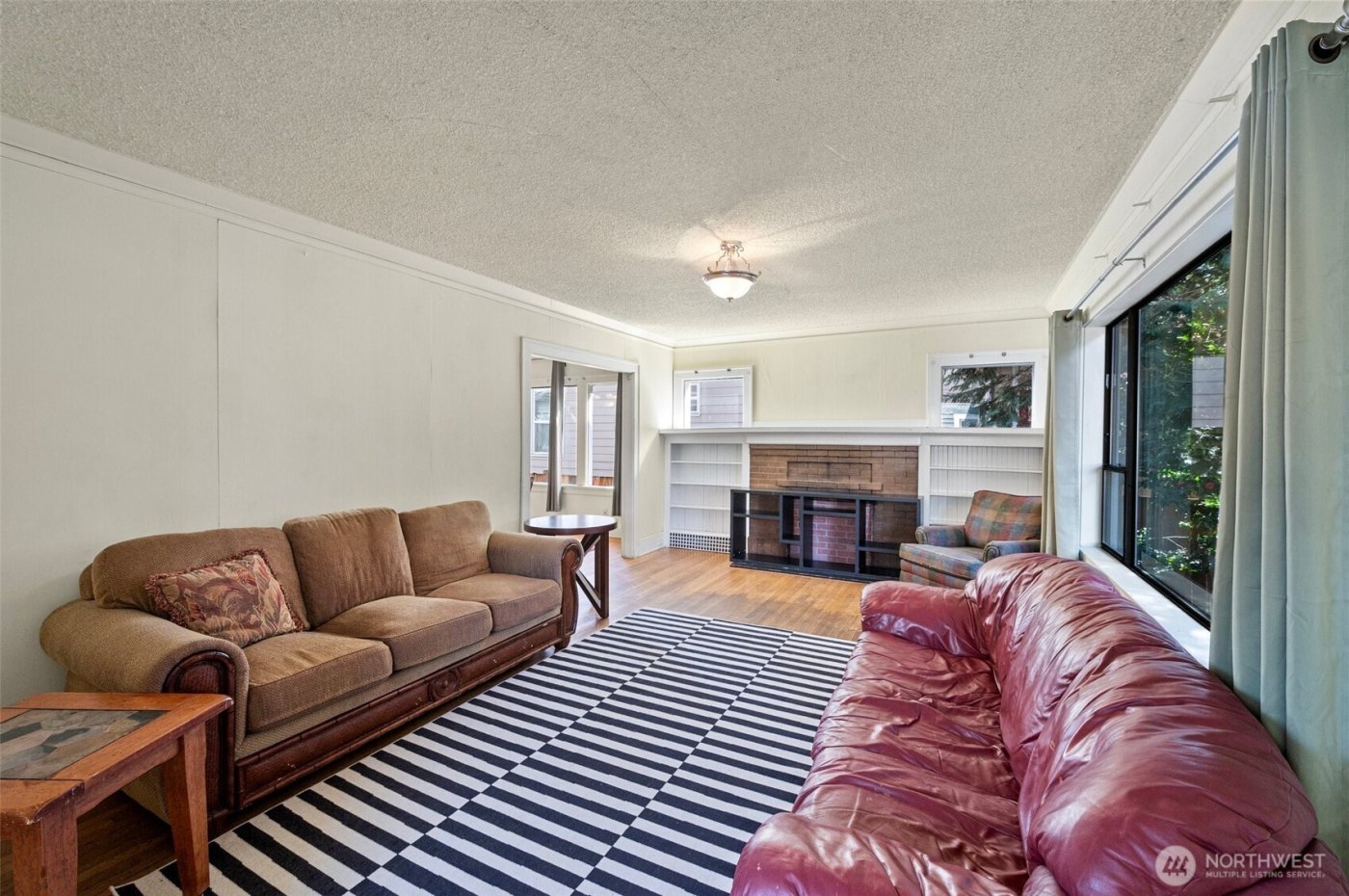 5016 7th Ave Ne , Seattle, WA 98105