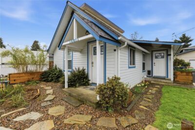 10611 2nd Place SW, Seattle, WA 98146 - Photo 2