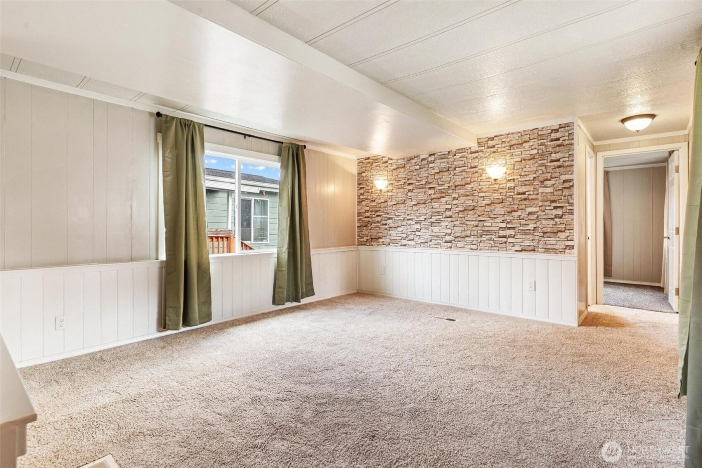 32501 NE 50th Street #6, Carnation, WA 98014