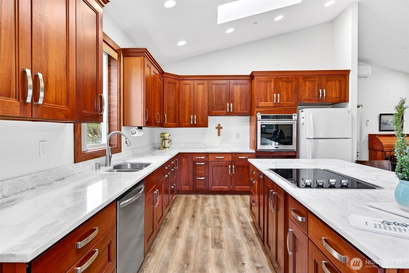 25218 SE 240th Street , Maple Valley, WA 98038