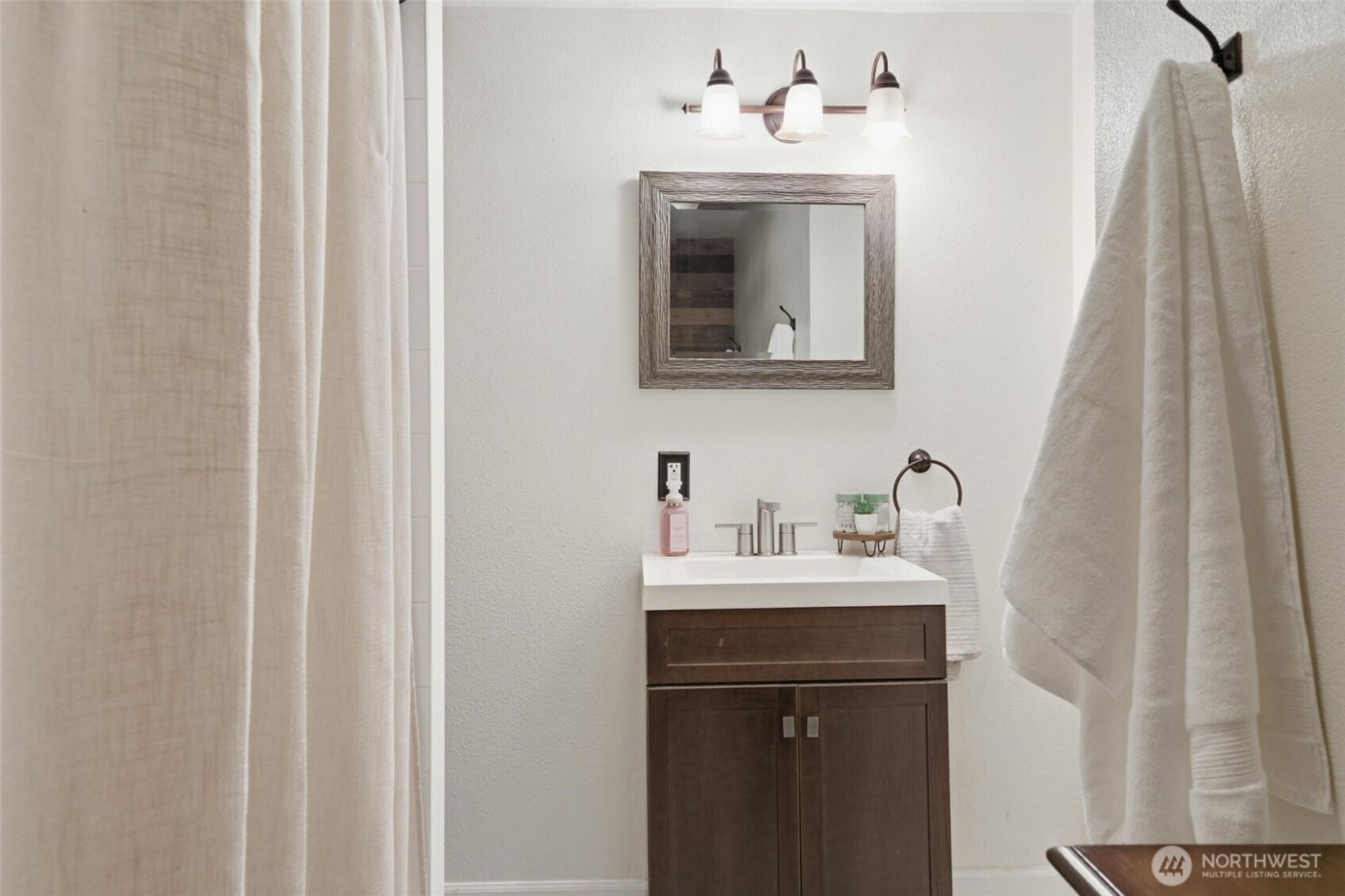 4124 S Park Avenue , Tacoma, WA 98418