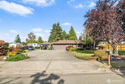 2105 W Stewart , Puyallup, WA 98371