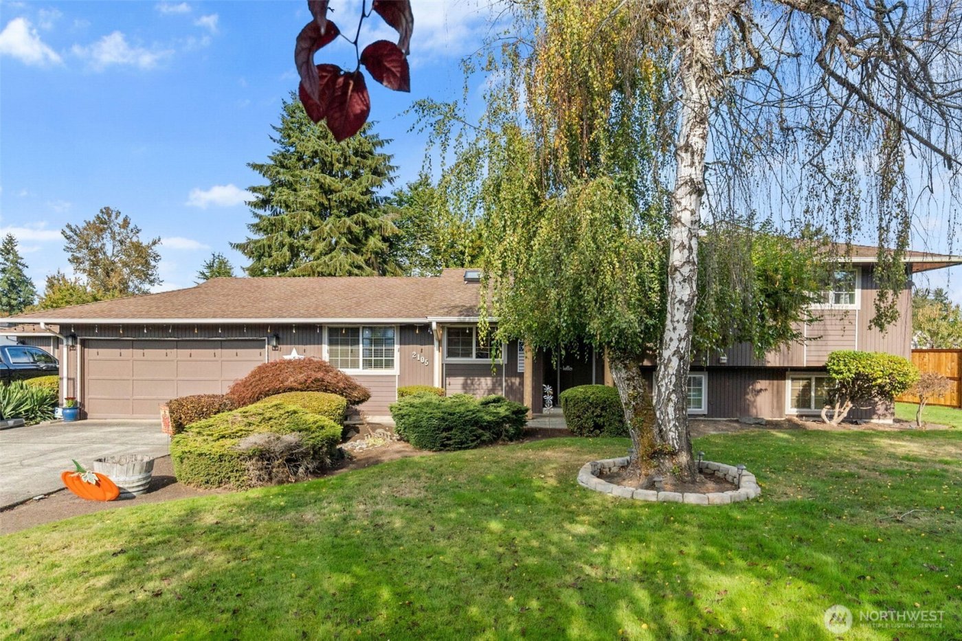 2105 W Stewart , Puyallup, WA 98371