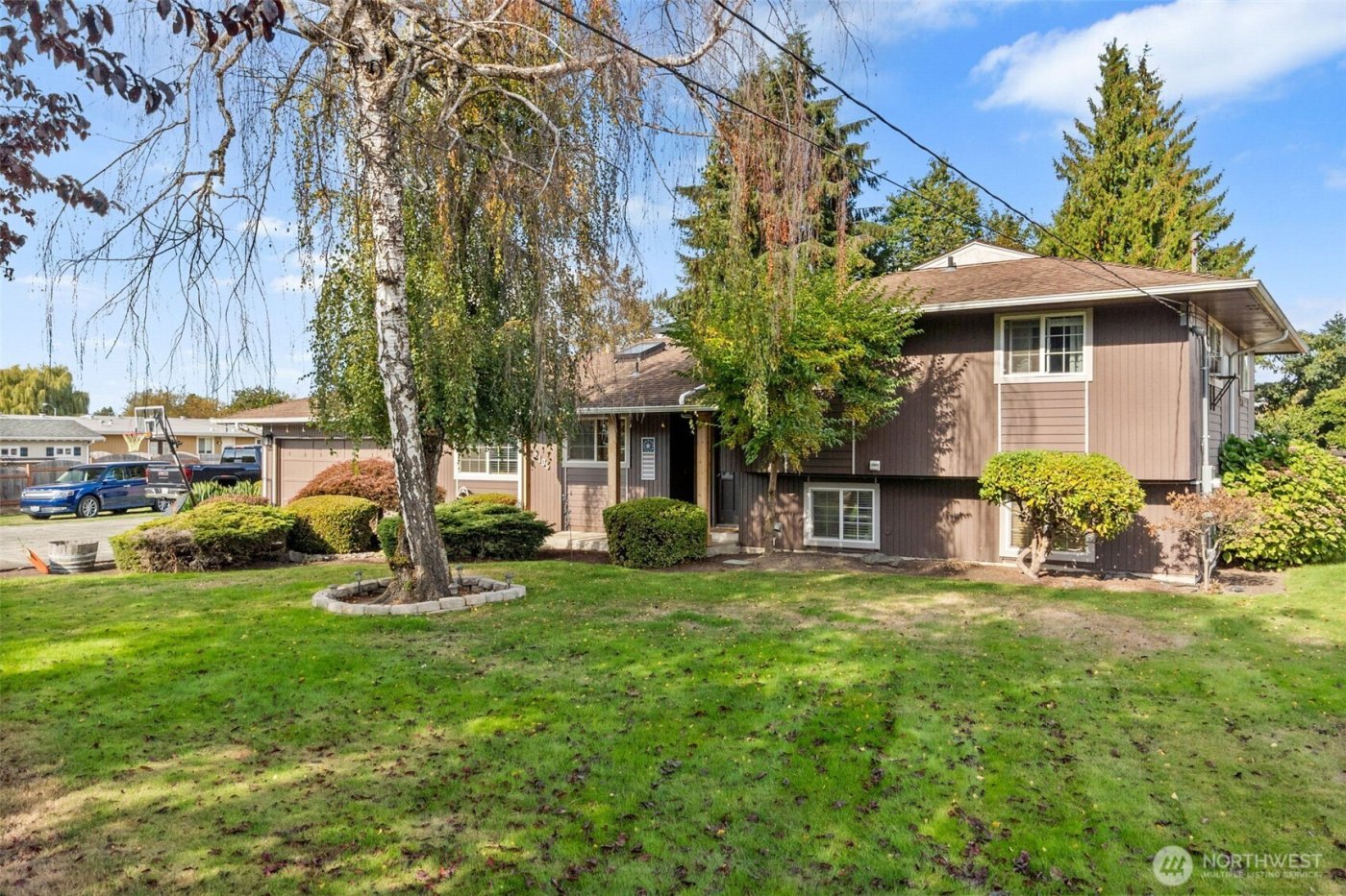 2105 W Stewart , Puyallup, WA 98371