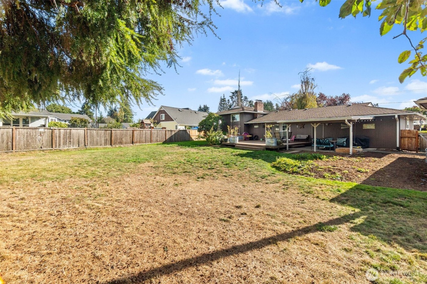 2105 W Stewart , Puyallup, WA 98371