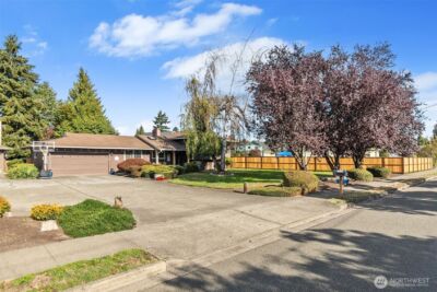 2105 W Stewart , Puyallup, WA 98371 - Photo 4