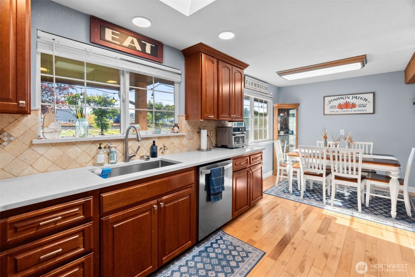 2105 W Stewart , Puyallup, WA 98371