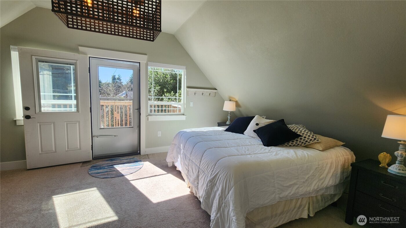 136 Pacific Boulevard NW, Ocean Shores, WA 98569