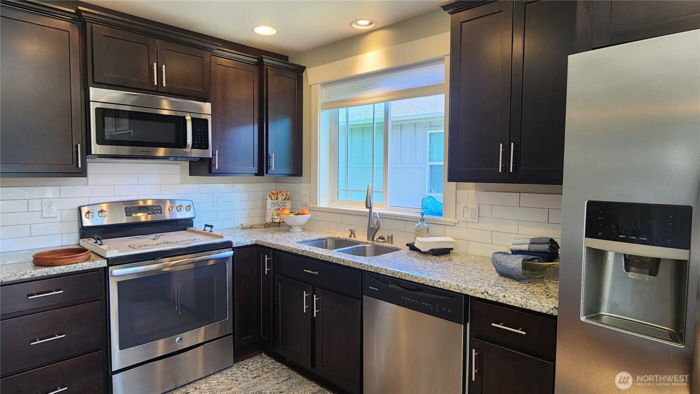 136 Pacific Boulevard NW, Ocean Shores, WA 98569