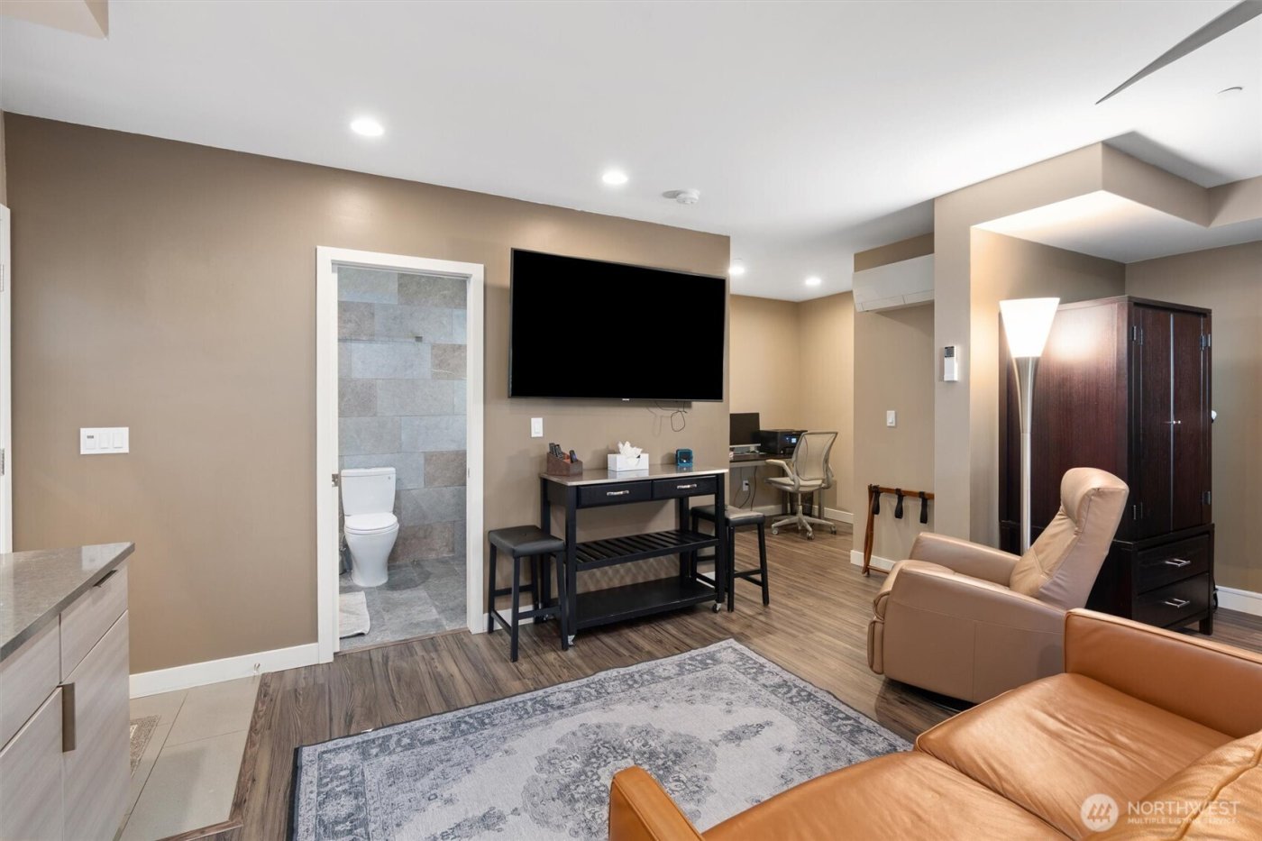 7337 151st Avenue NE, Redmond, WA 98052