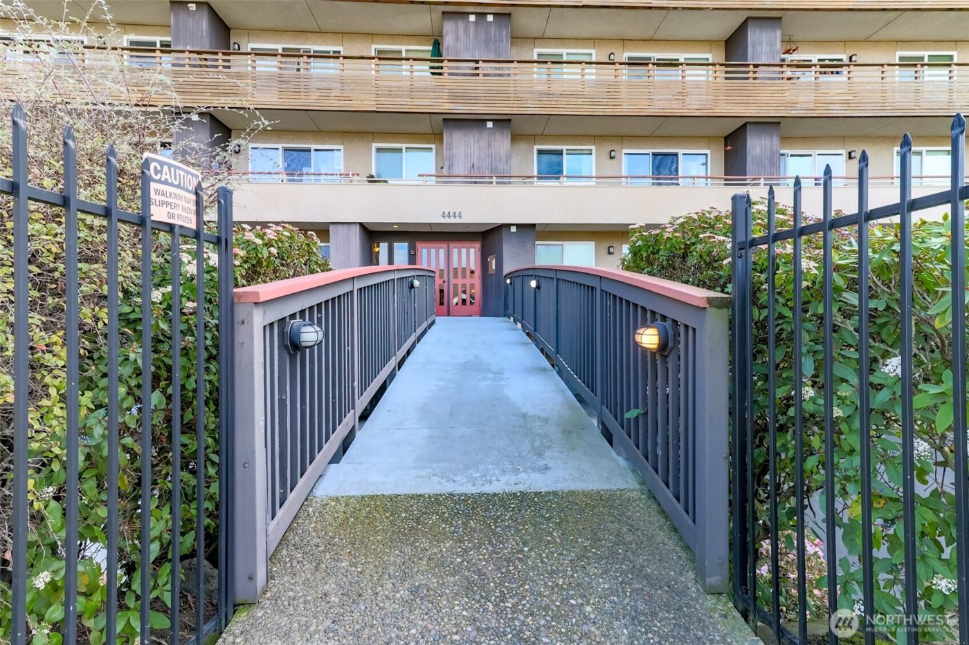 4444 44th Avenue SW #405, Seattle, WA 98116