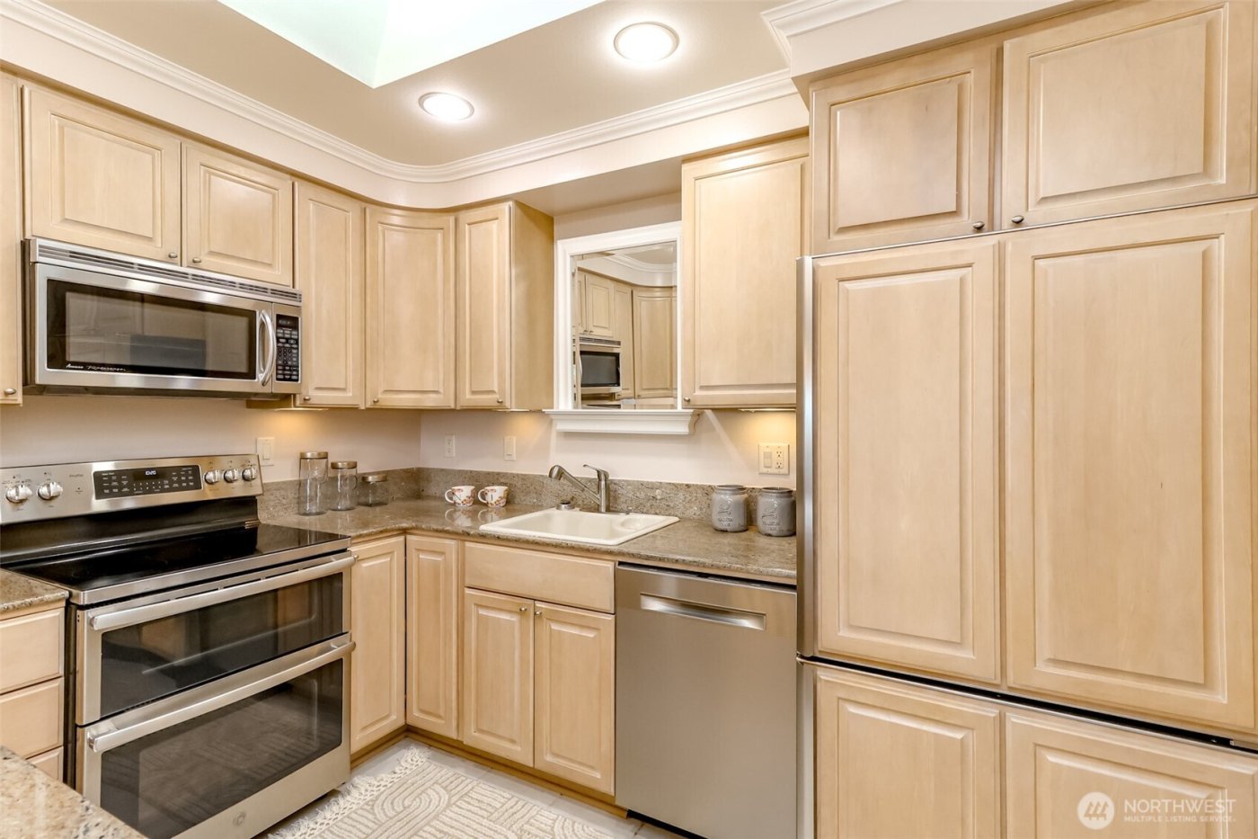 4444 44th Avenue SW #405, Seattle, WA 98116