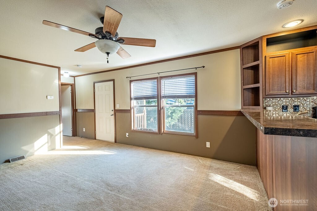 225 NE Ernst #25, Oak Harbor, WA 98277