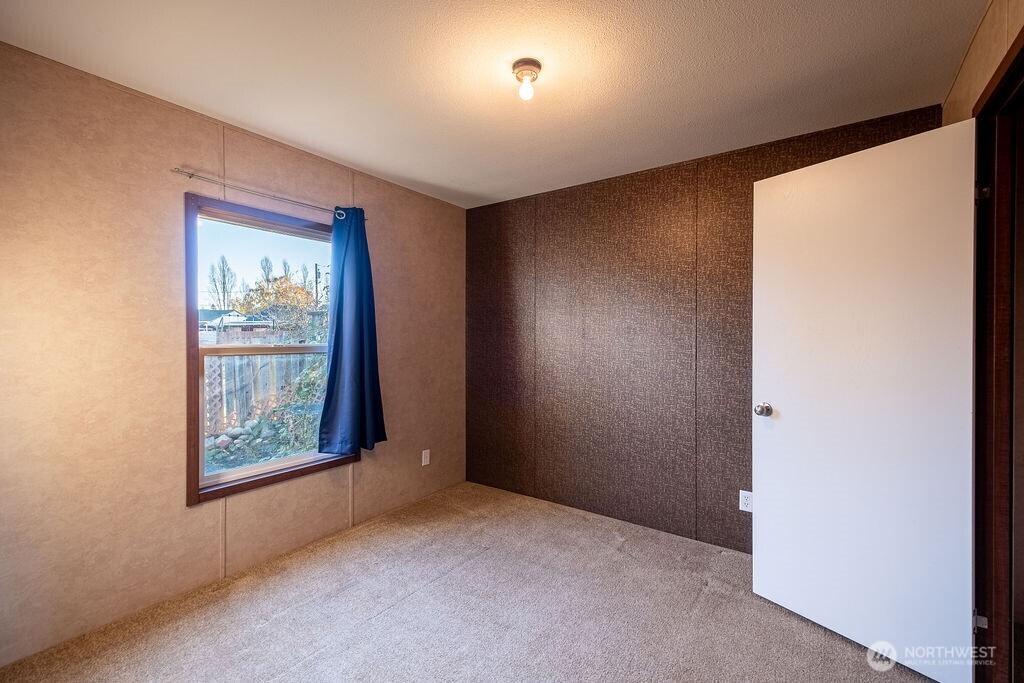 225 NE Ernst #25, Oak Harbor, WA 98277