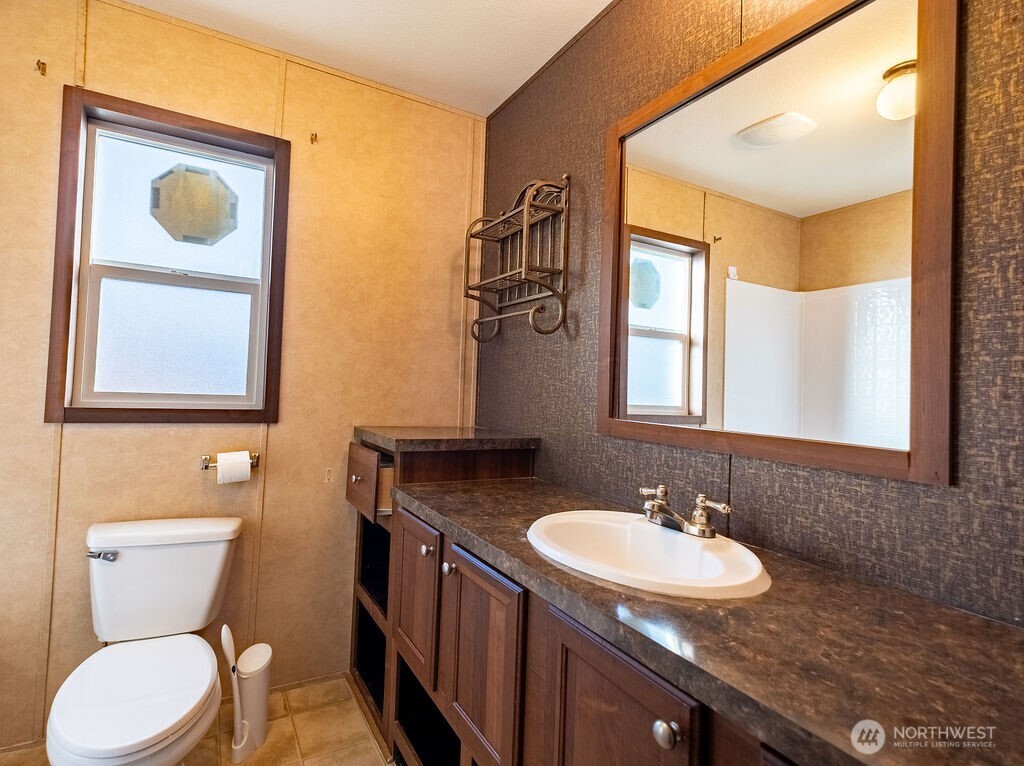 225 NE Ernst #25, Oak Harbor, WA 98277