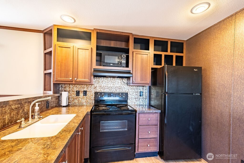 225 NE Ernst #25, Oak Harbor, WA 98277