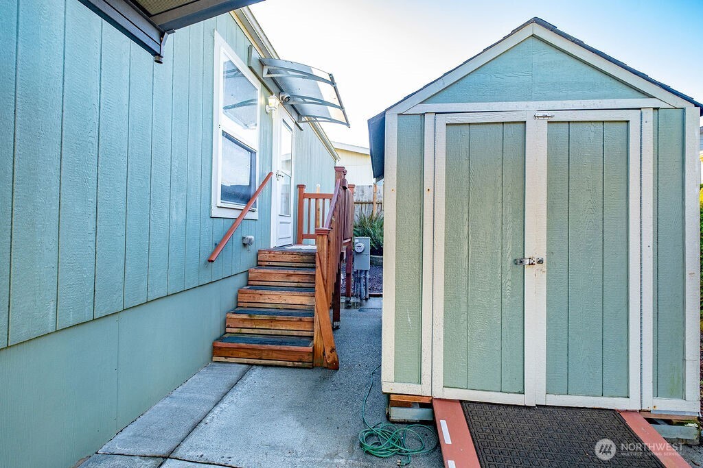 225 NE Ernst #25, Oak Harbor, WA 98277