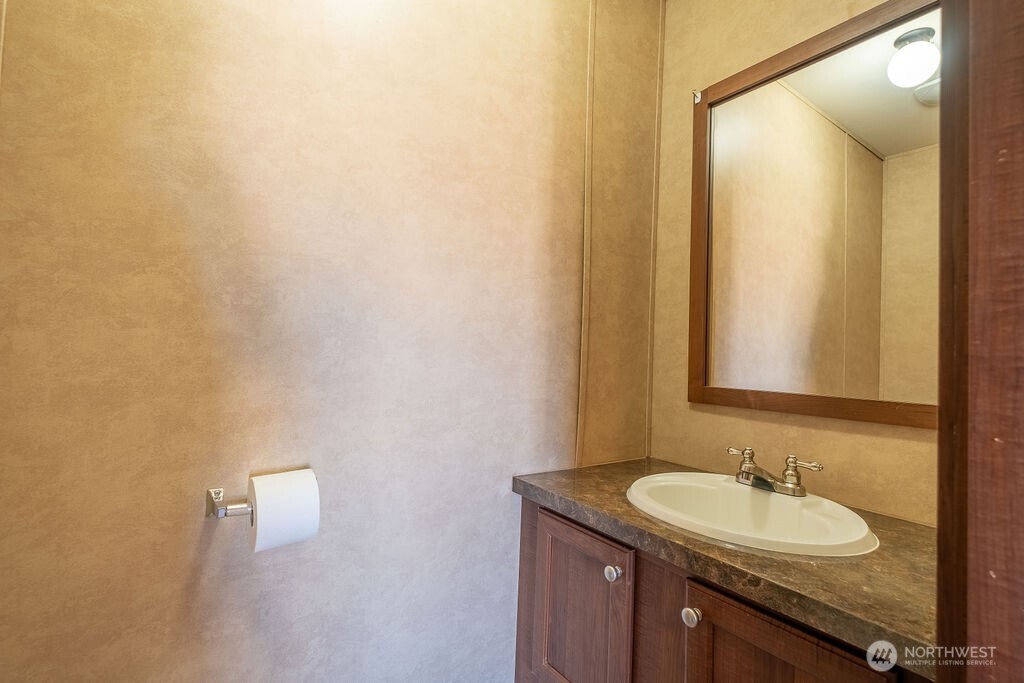 225 NE Ernst #25, Oak Harbor, WA 98277