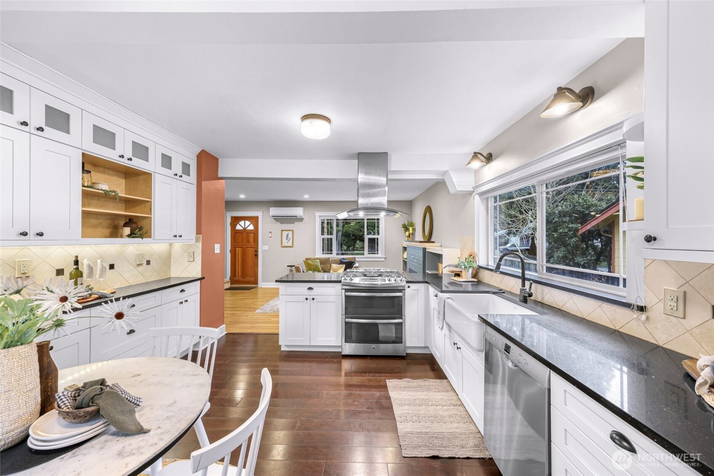 1420 E Maplewood Avenue , Bellingham, WA 98225