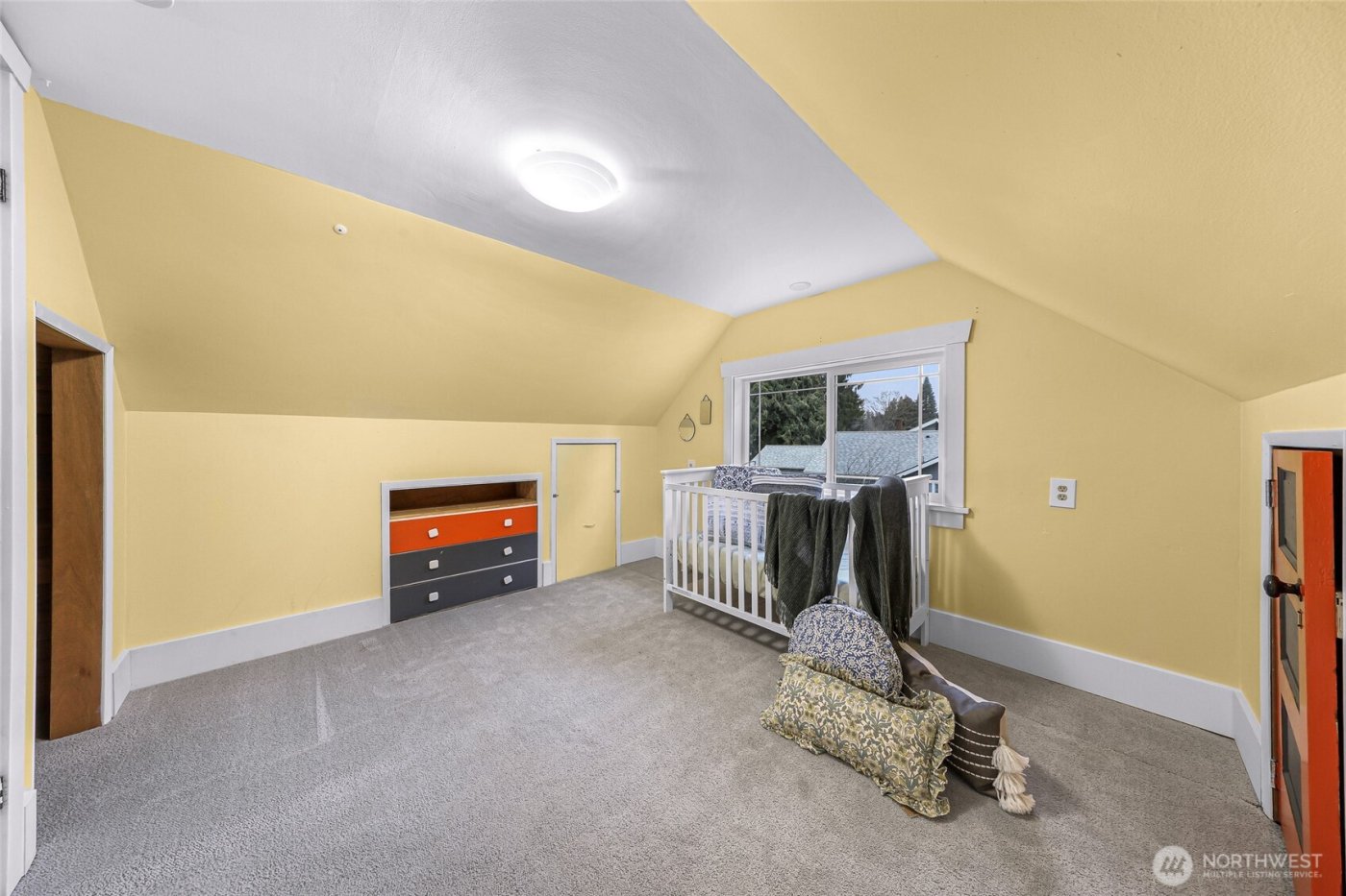 1420 E Maplewood Avenue , Bellingham, WA 98225