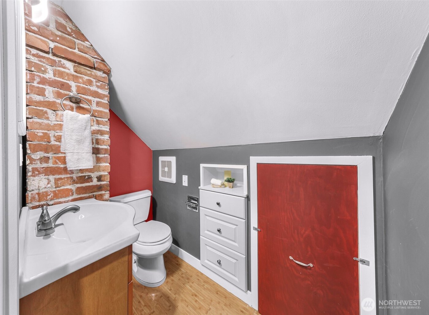 1420 E Maplewood Avenue , Bellingham, WA 98225