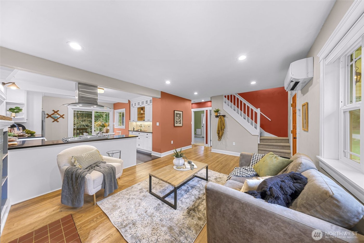 1420 E Maplewood Avenue , Bellingham, WA 98225