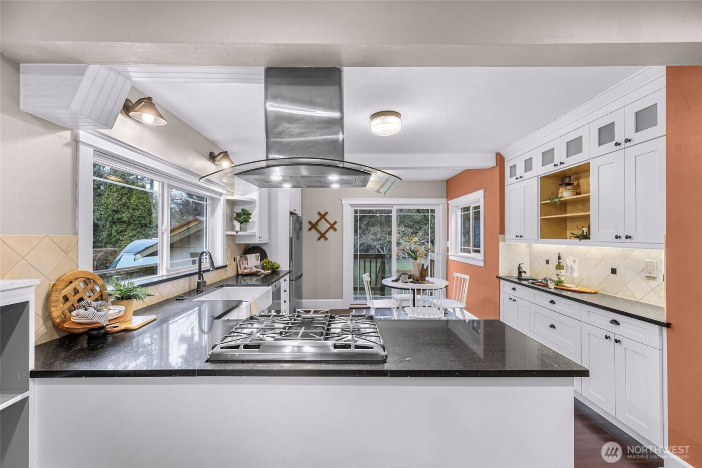 1420 E Maplewood Avenue , Bellingham, WA 98225