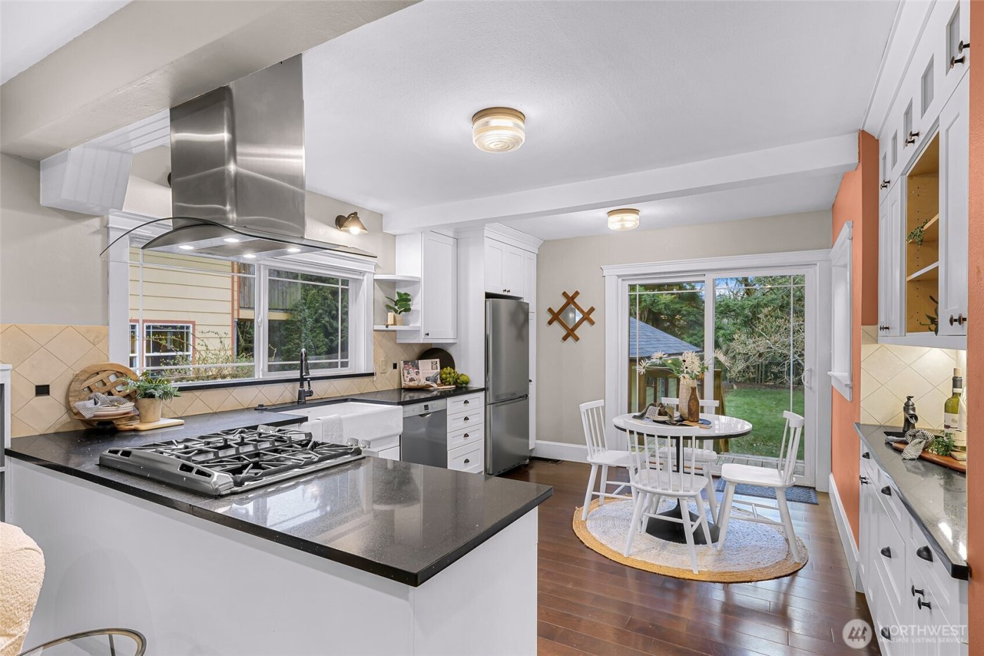 1420 E Maplewood Avenue , Bellingham, WA 98225