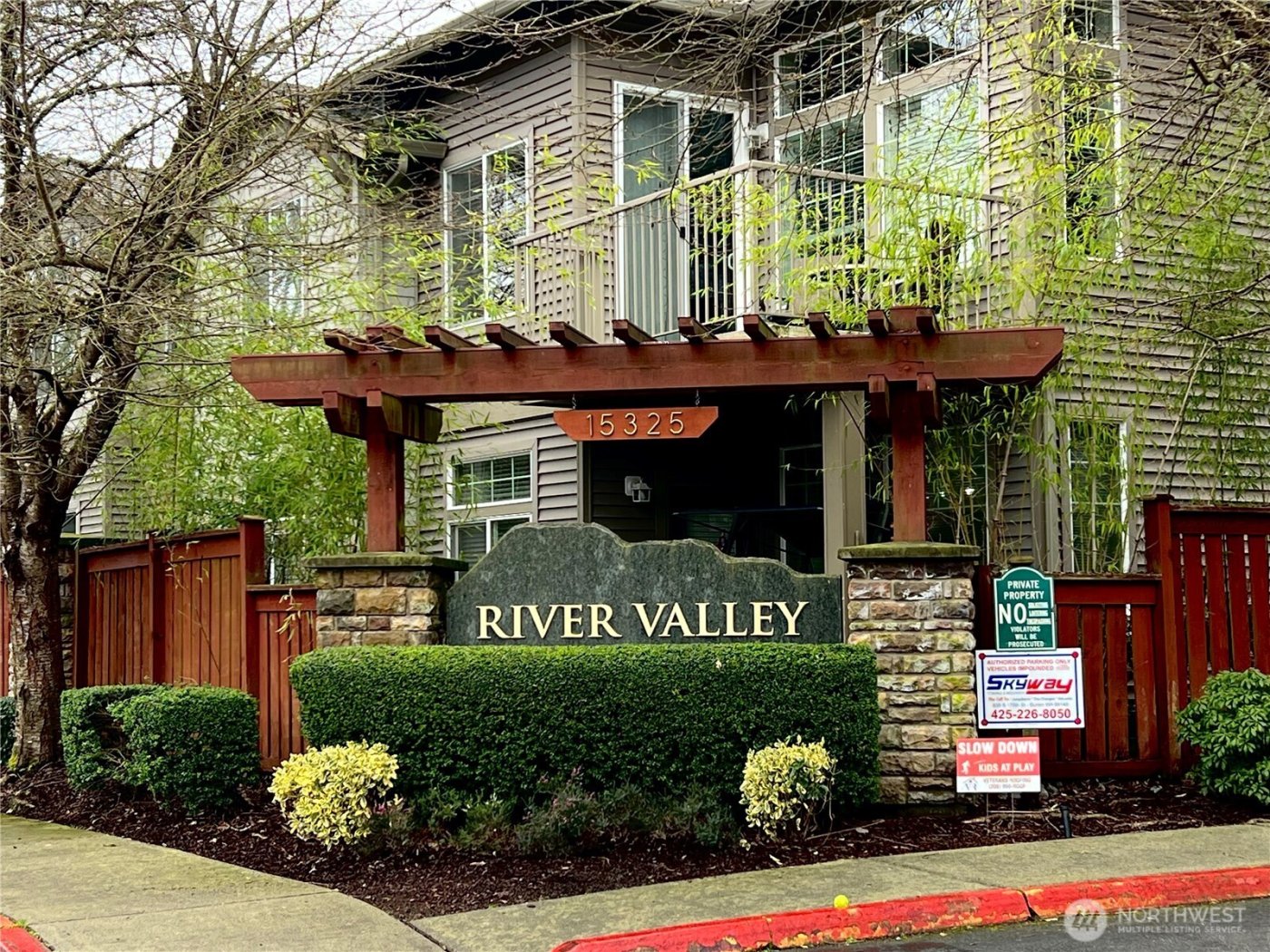 15325 SE 155th Place #F-3, Renton, WA 98058