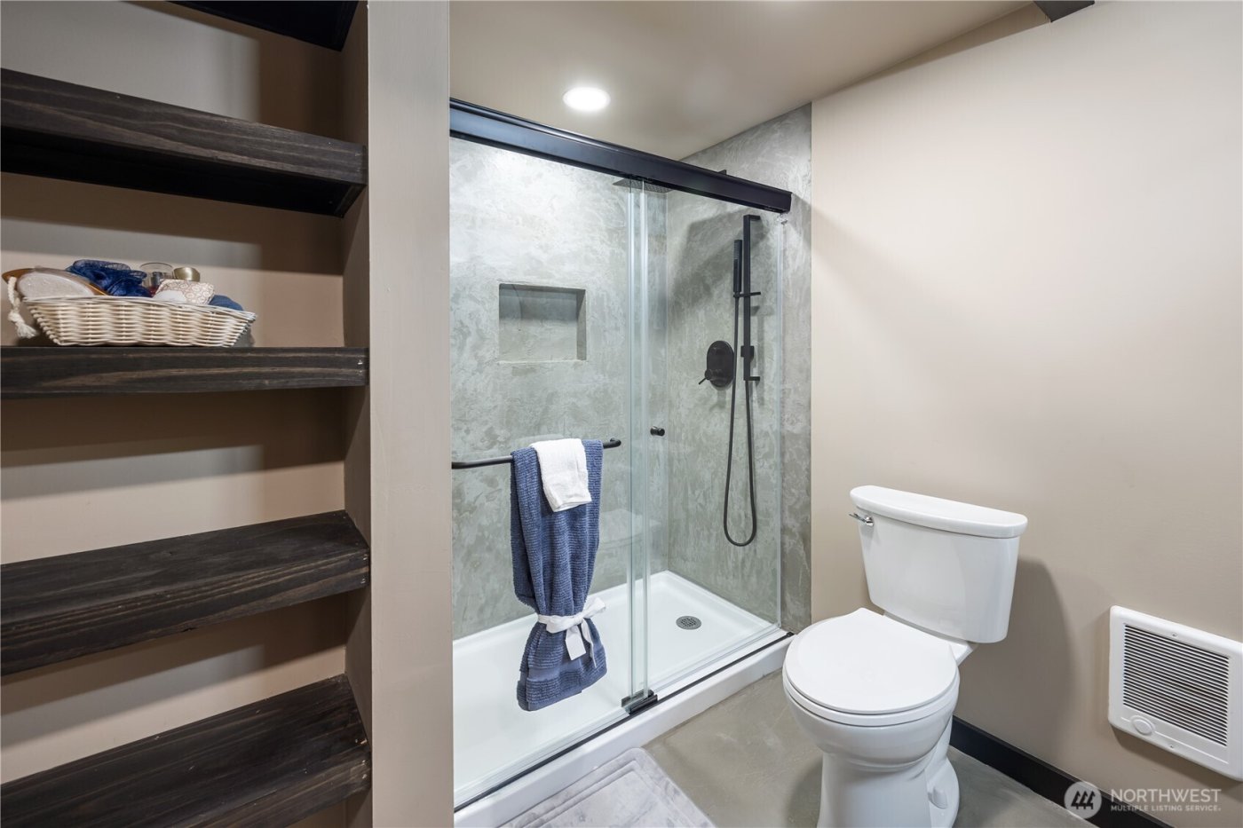 2103 46th Avenue NE, Olympia, WA 98506