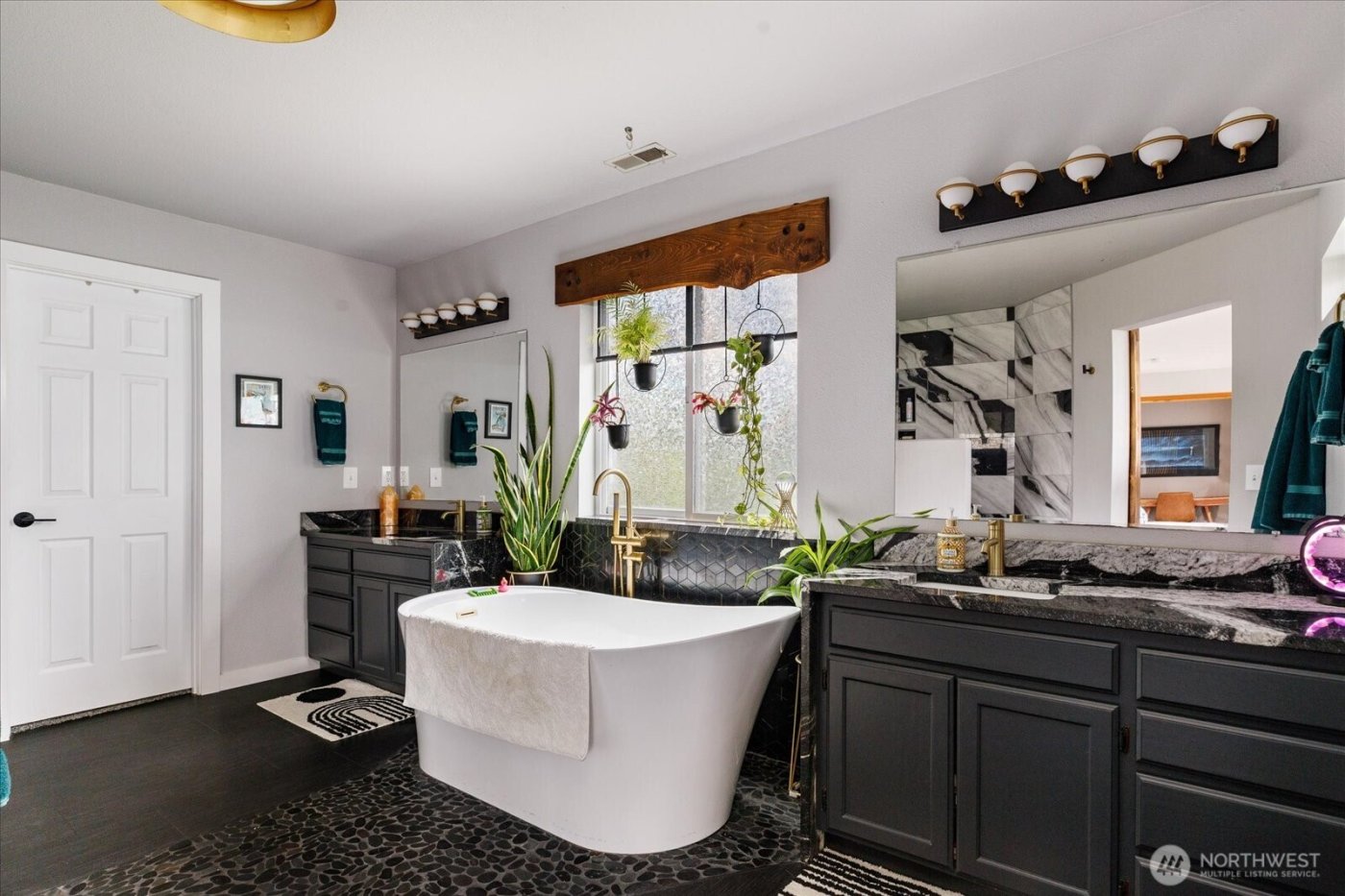 2011 Sandusky Road , Oak Harbor, WA 98277