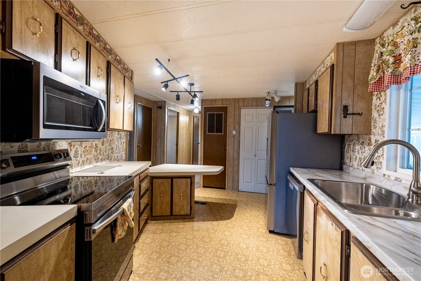 225 NE Ernst ##49, Oak Harbor, WA 98277