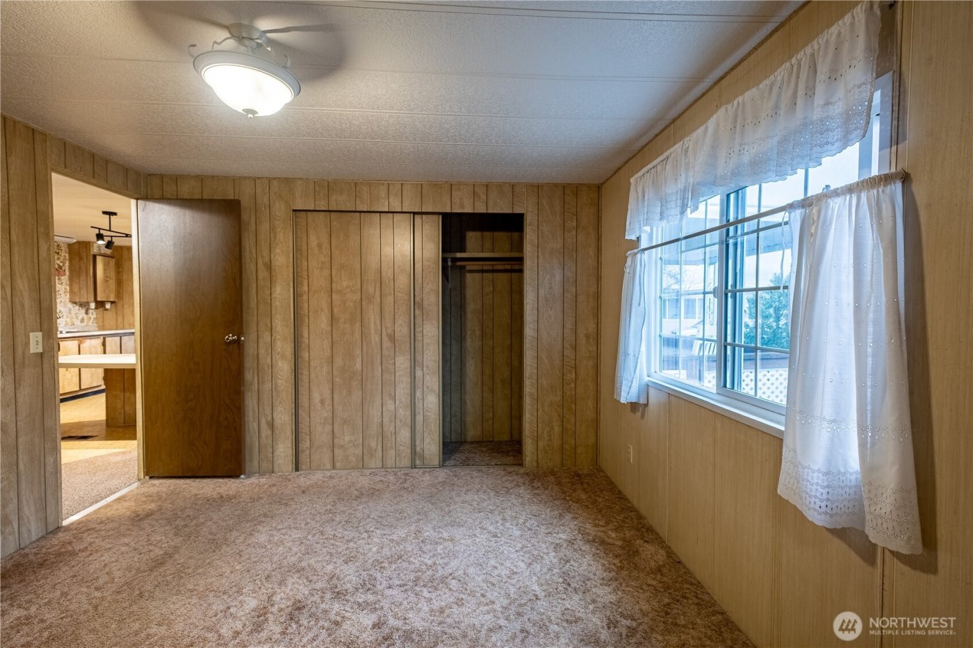 225 NE Ernst ##49, Oak Harbor, WA 98277