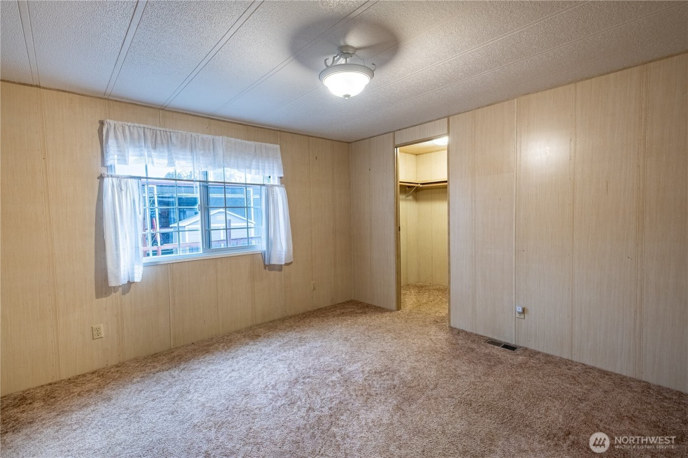 225 NE Ernst ##49, Oak Harbor, WA 98277