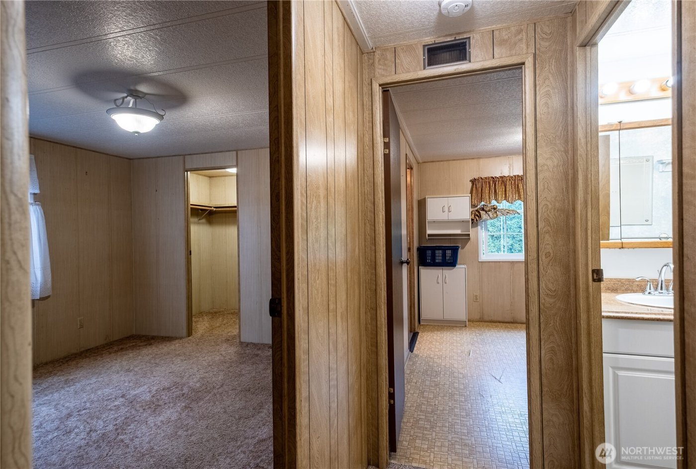225 NE Ernst ##49, Oak Harbor, WA 98277