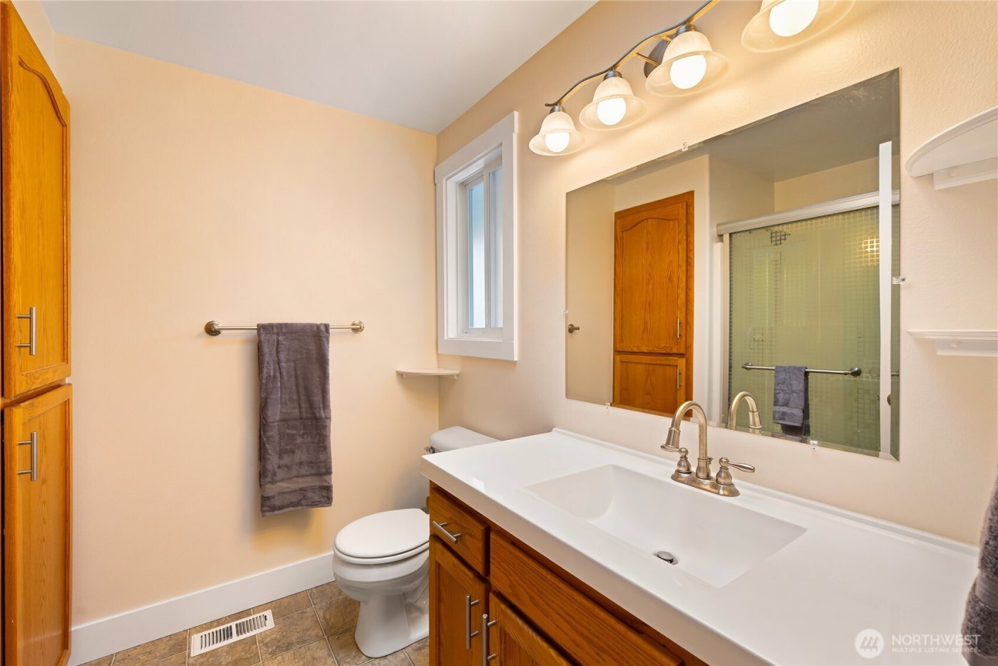 752 Tillamuk Drive , La Conner, WA 98257