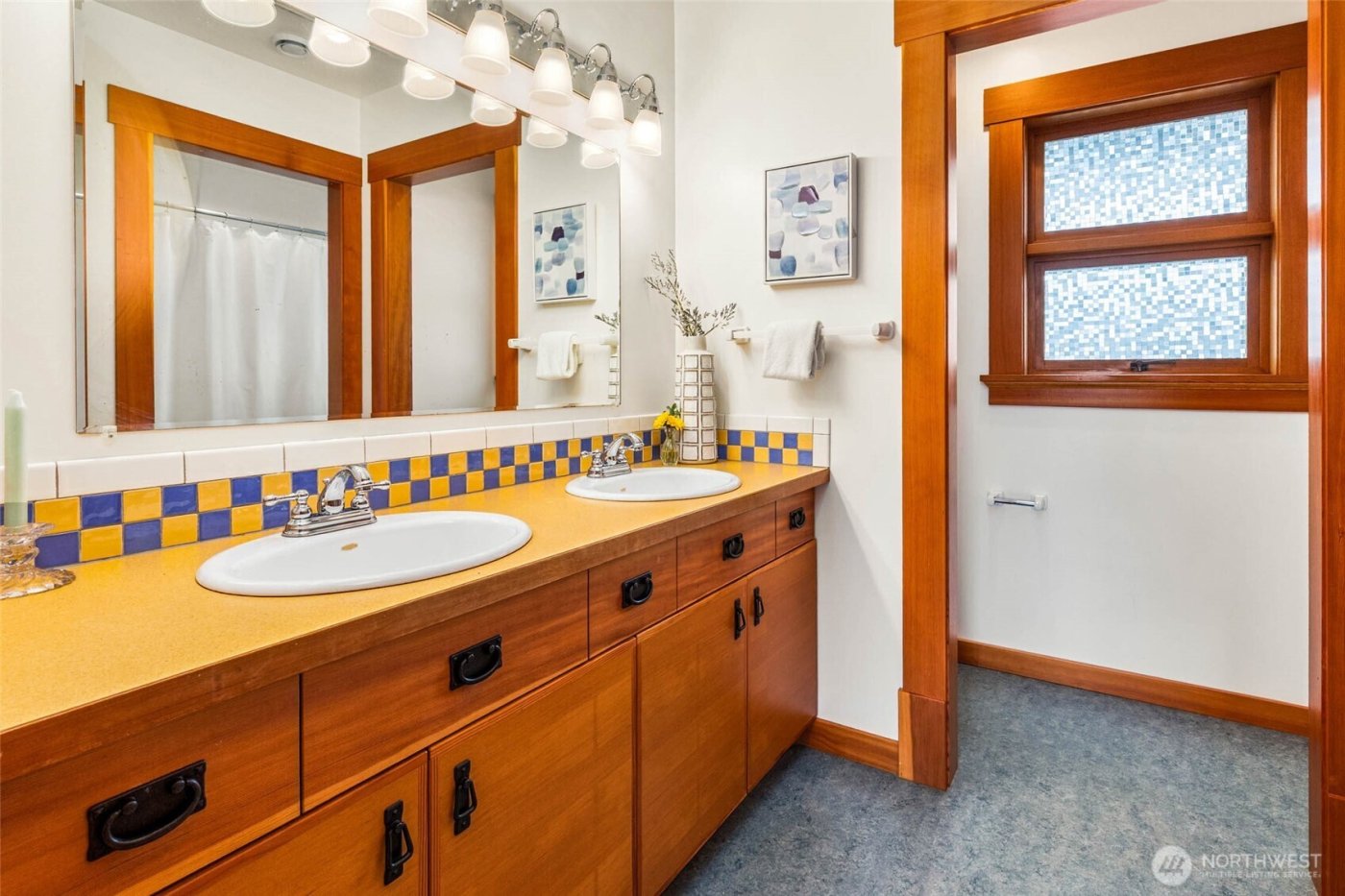 2117 N 36th Street , Seattle, WA 98103